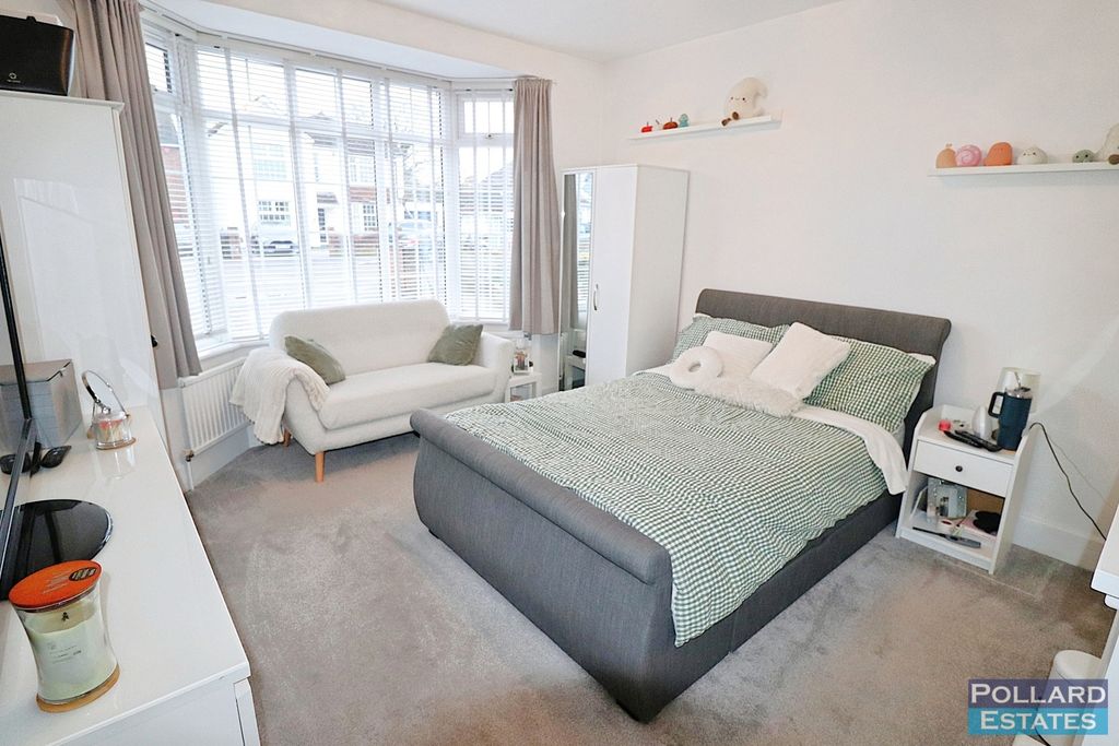 Property photo 3 of 26 Pbox-Img.Jpg