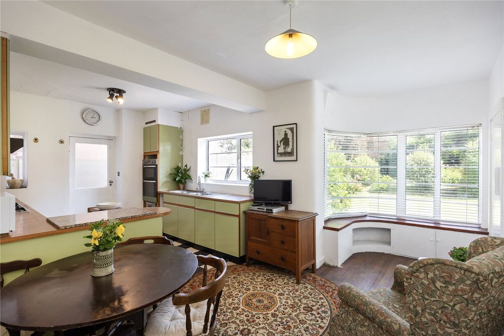 Property photo 3 of 12 Kitchen/Dining
