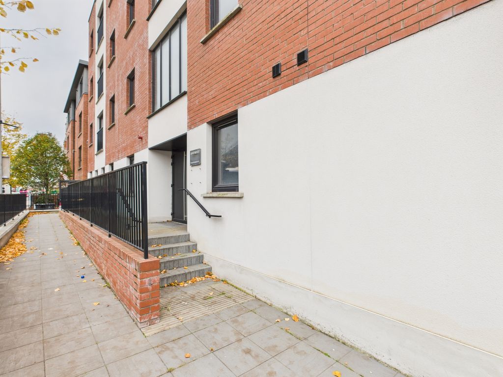 Property photo 2 of 17