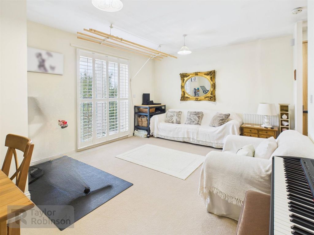 Property photo 2 of 9 Cam02600G0-Pr0579-Still008.Jpg