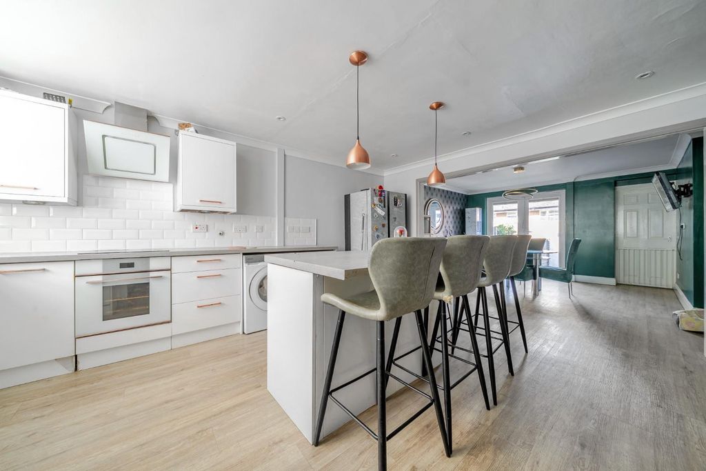 Property photo 2 of 19 1344854-9-68A841Da4c96c.Jpg