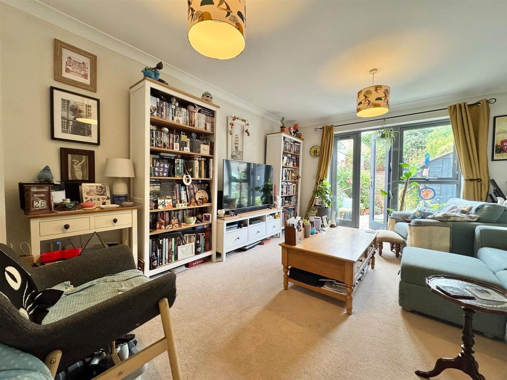 Property photo 3 of 12