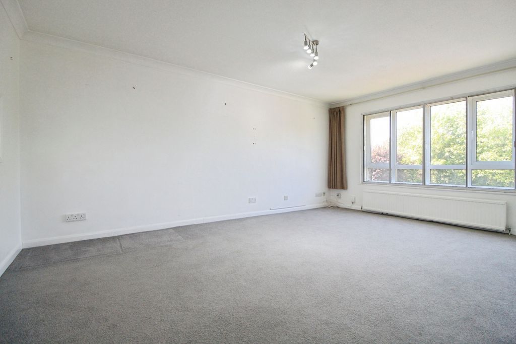 Property photo 2 of 23 Gallery