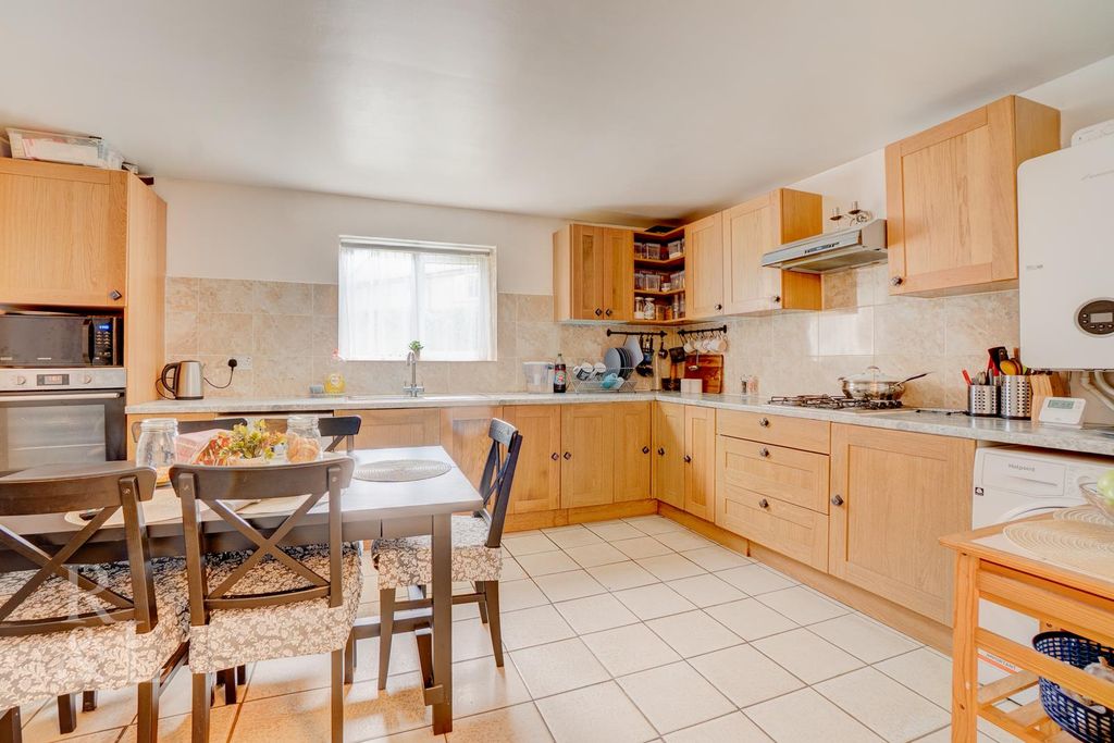 Property photo 3 of 18 Batched (9).Jpg