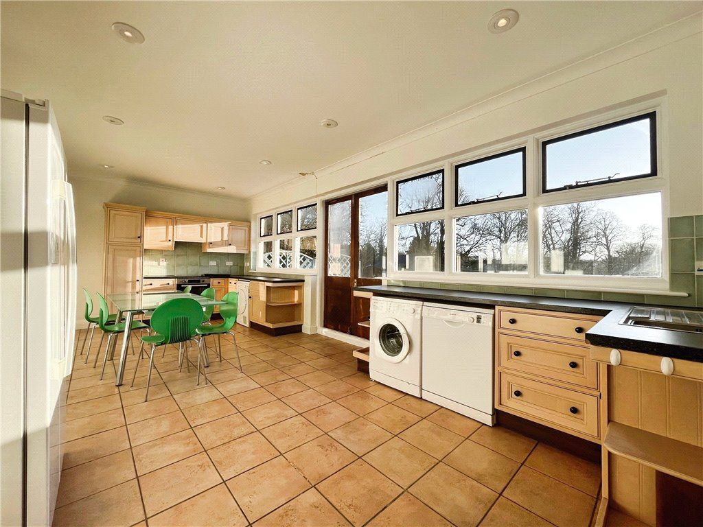 Property photo 3 of 21 Kitchen