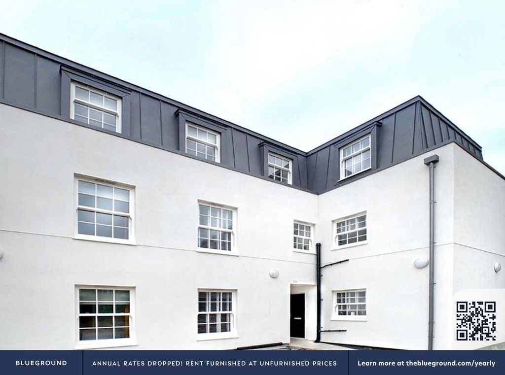 Property photo 3 of 11 Building