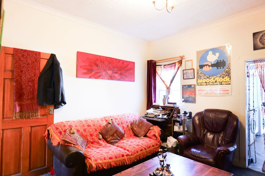 Property photo 2 of 22