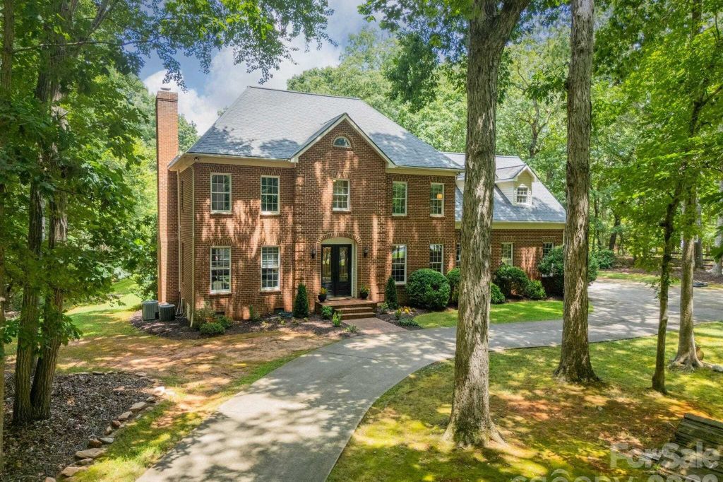 Property photo 1 of 36