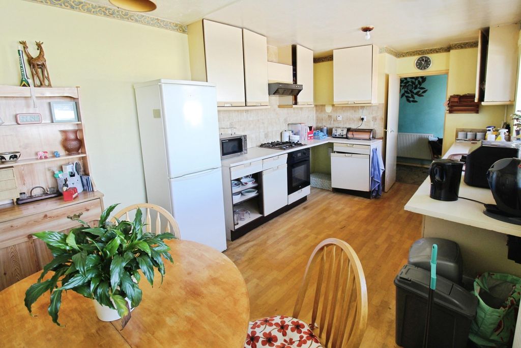 Property photo 2 of 10 Kitchen Diner