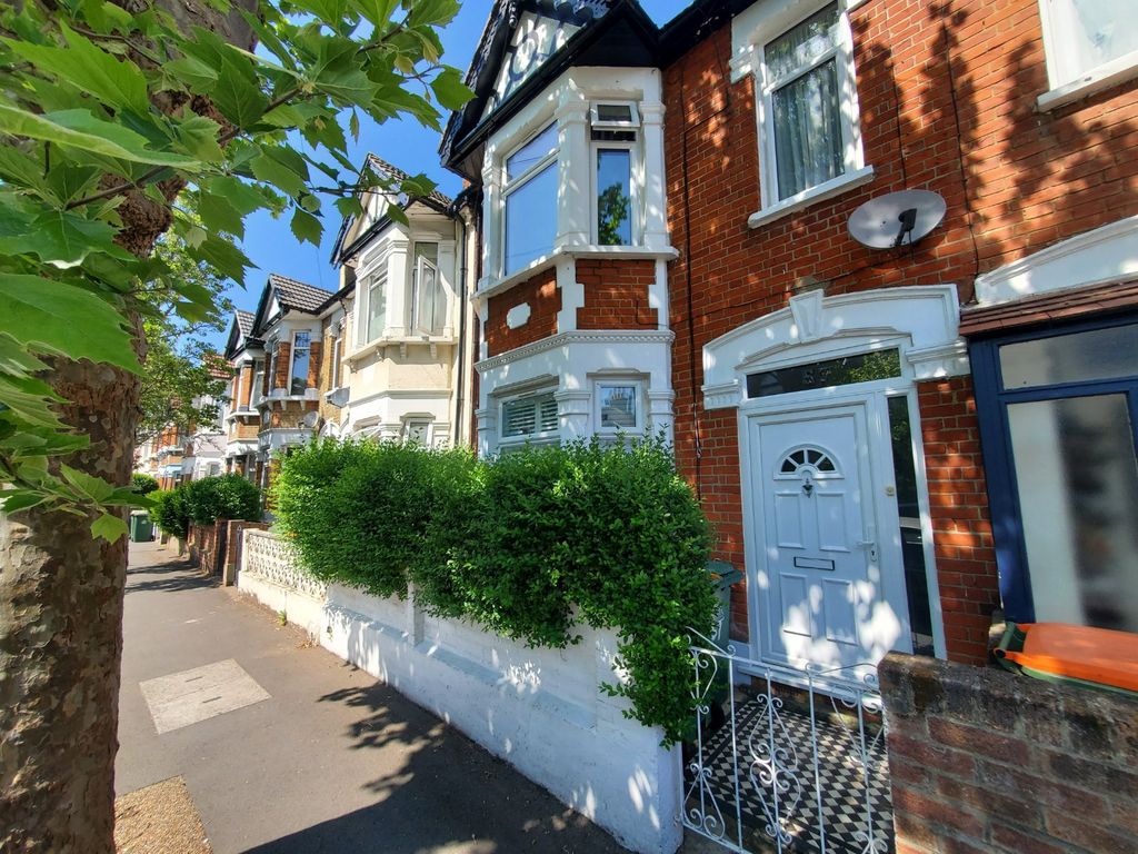 Property photo 1 of 14 01