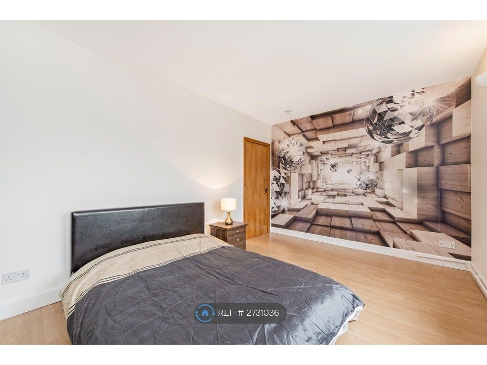 Property photo 1 of 15 Double Bedroom