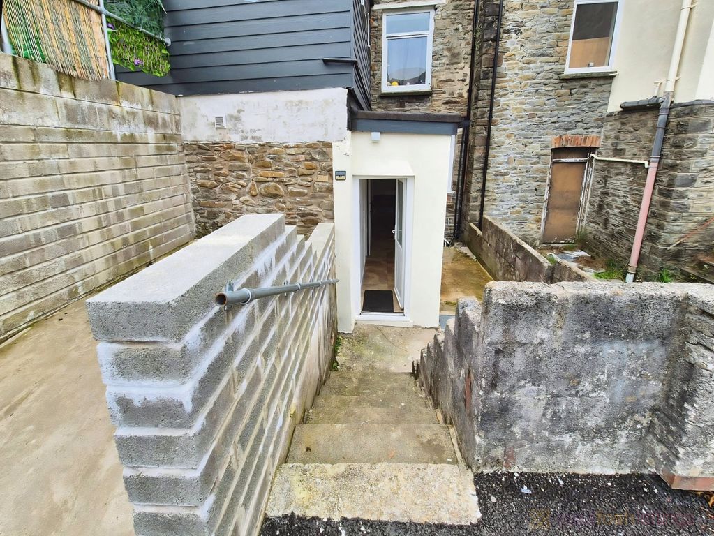 Property photo 2 of 6 540102A6-Img-20251015-Wa0010