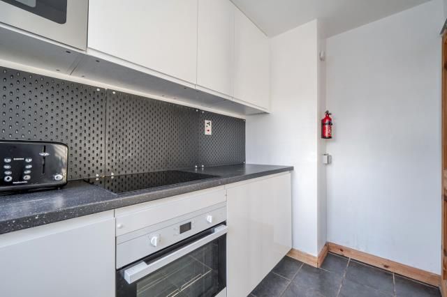 Property photo 3 of 18 Kitchen