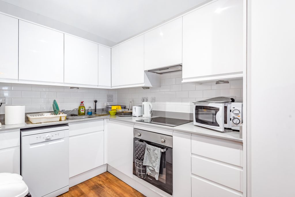 Property photo 3 of 9 725525 (3)