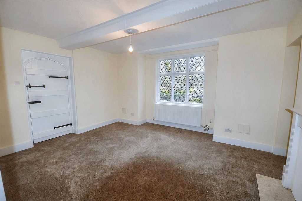 Property photo 3 of 11 Living Room