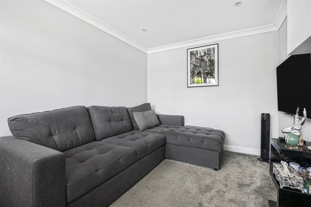 Property photo 3 of 21 3_58350.Jpg