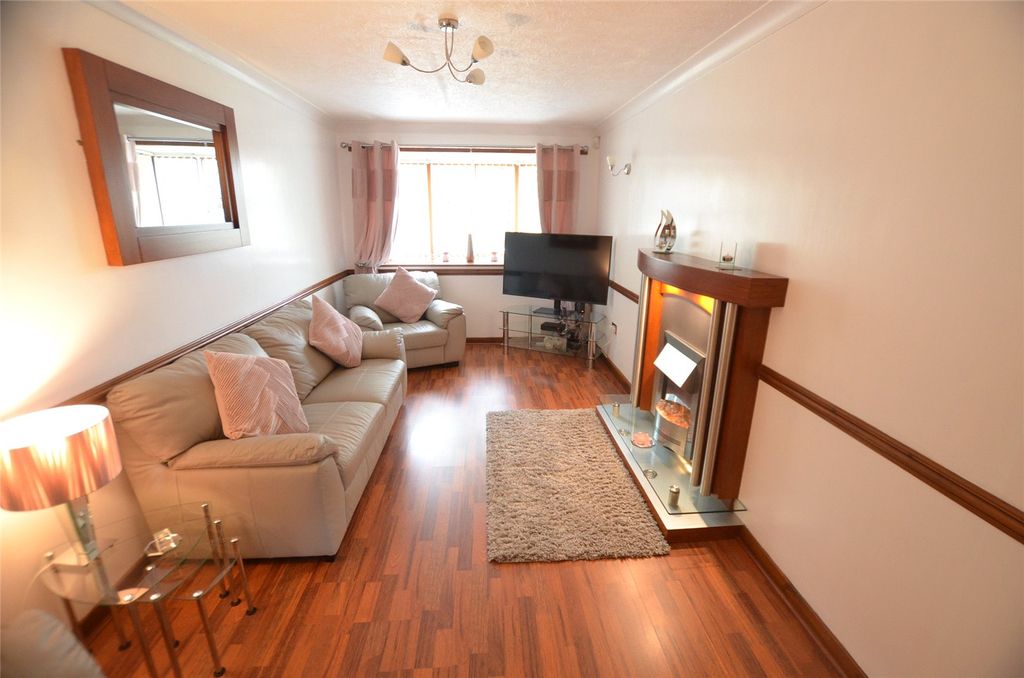 Property photo 2 of 10 Picture No. 11