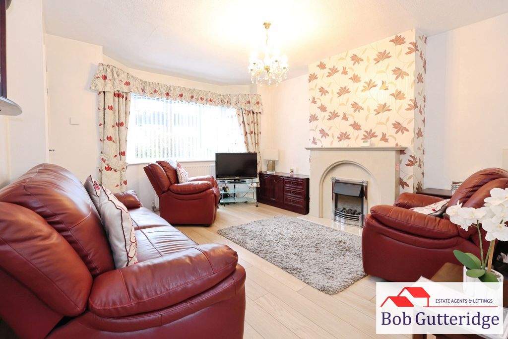 Property photo 2 of 23 Bay Fronted Lounge