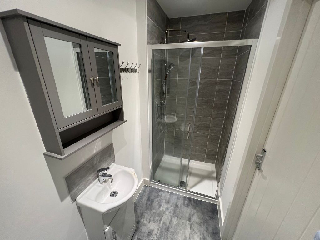 Property photo 3 of 8 276ba93F-B6Ea-4Aa8-8