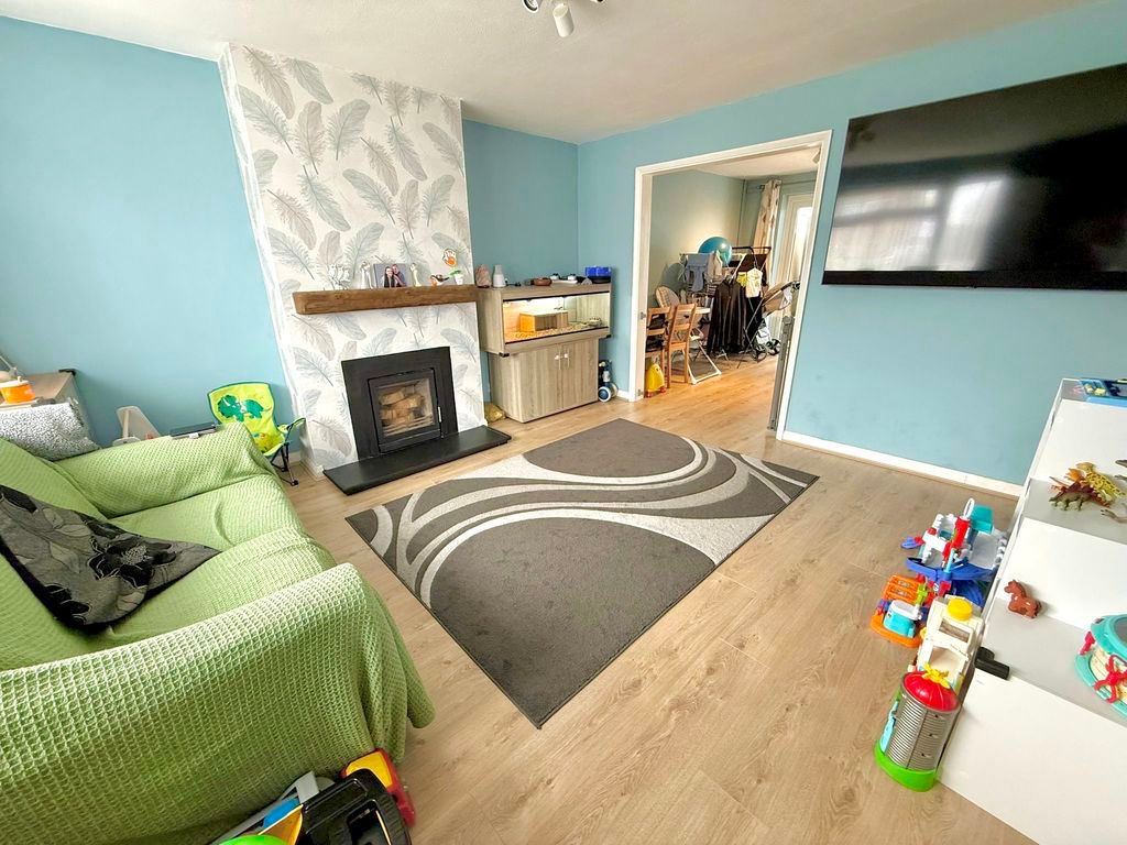 Property photo 2 of 16 Lounge