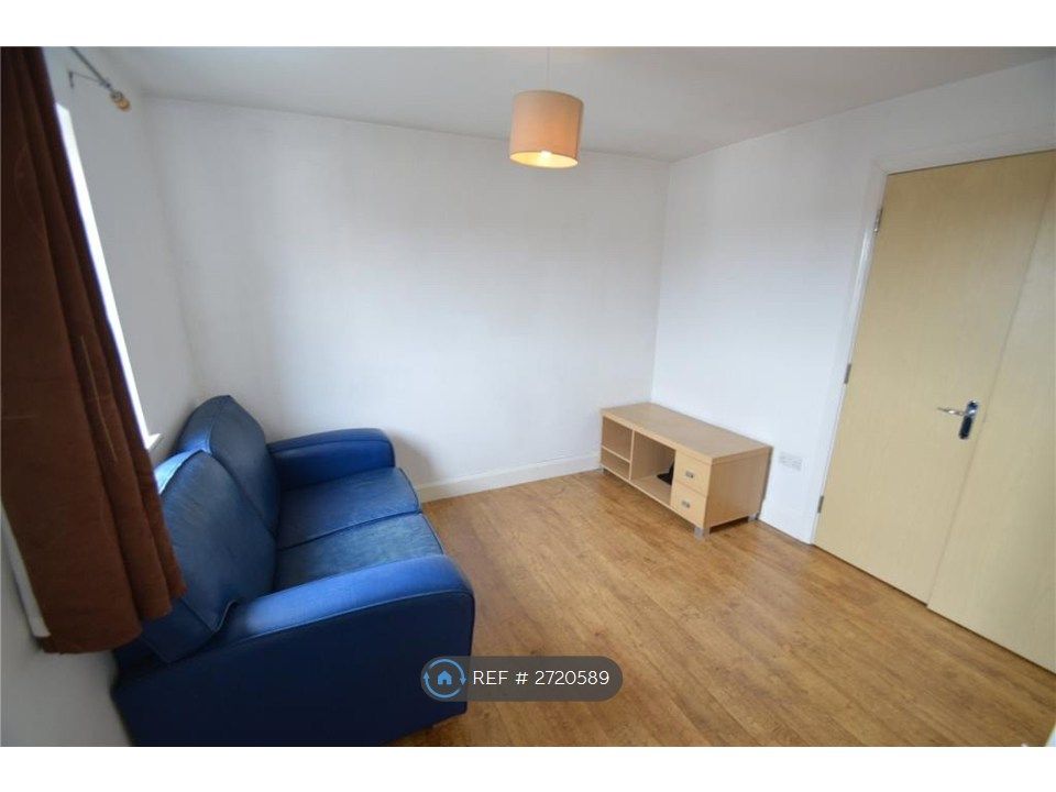 Property photo 2 of 8 Lounge