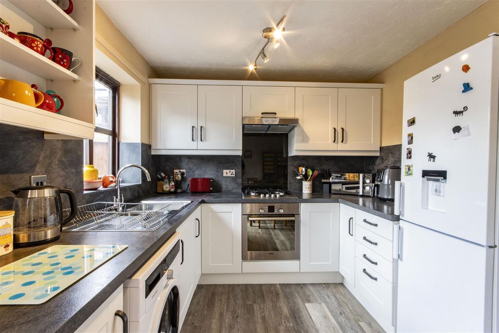 Property photo 3 of 13 Kitchen/Diner