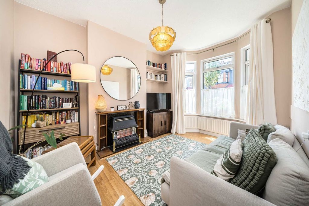 Property photo 2 of 14