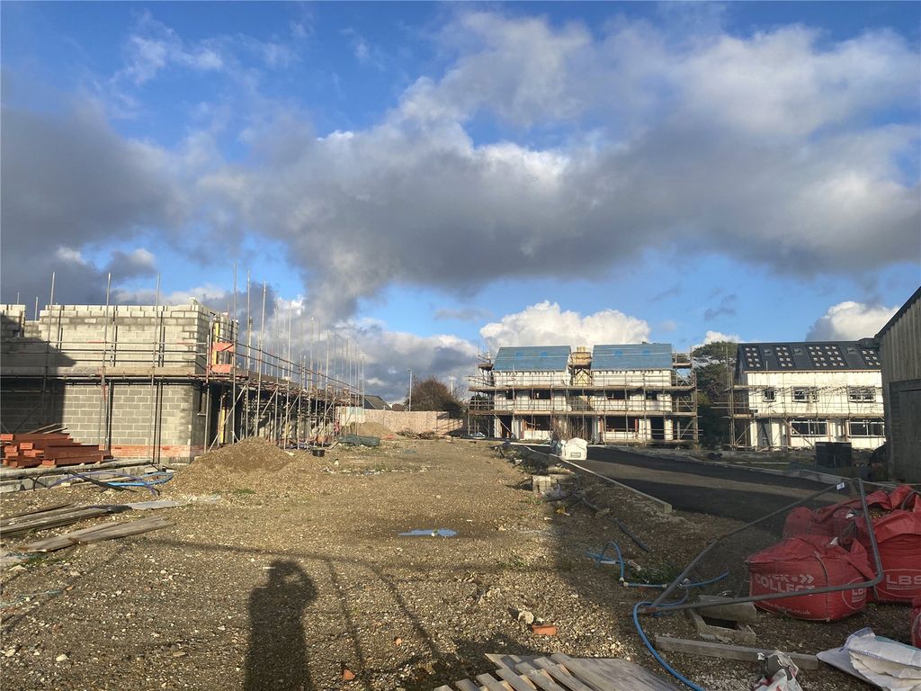 Property photo 2 of 17 Picture No. 01