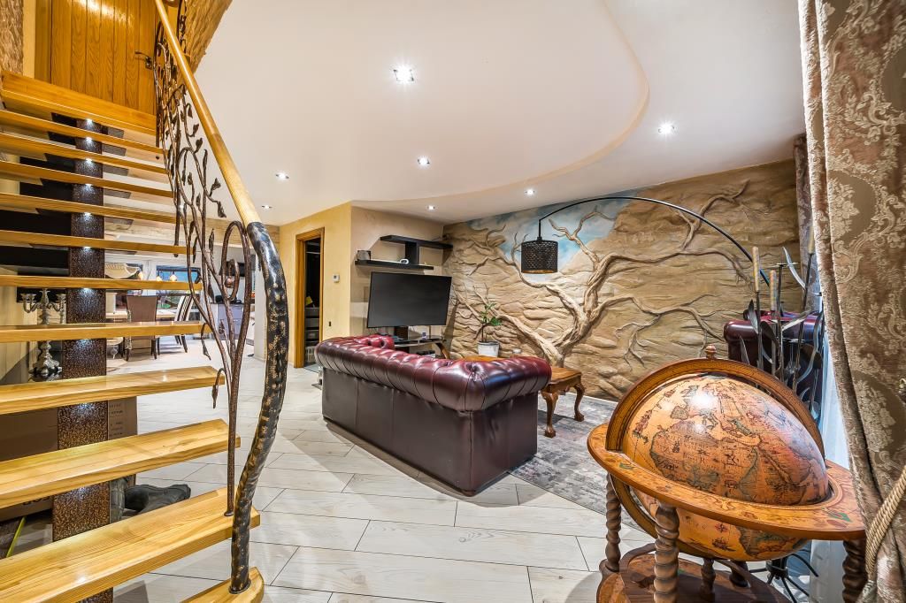 Property photo 3 of 19 Reception Room