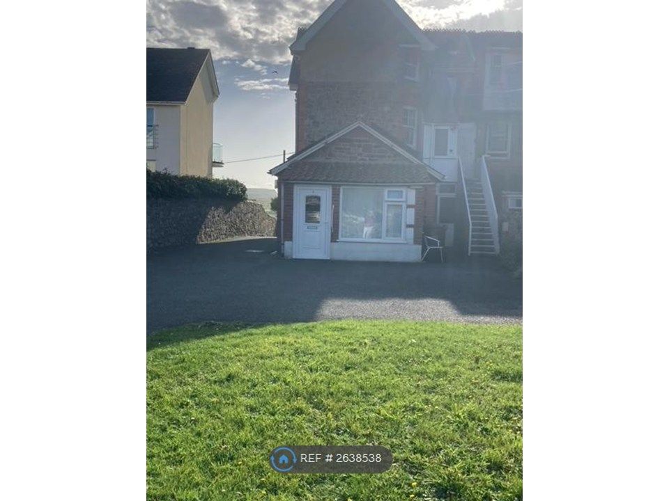 Property photo 1 of 16 Apartment 4, Own Private Entrance ,3 Maer Down Rd.