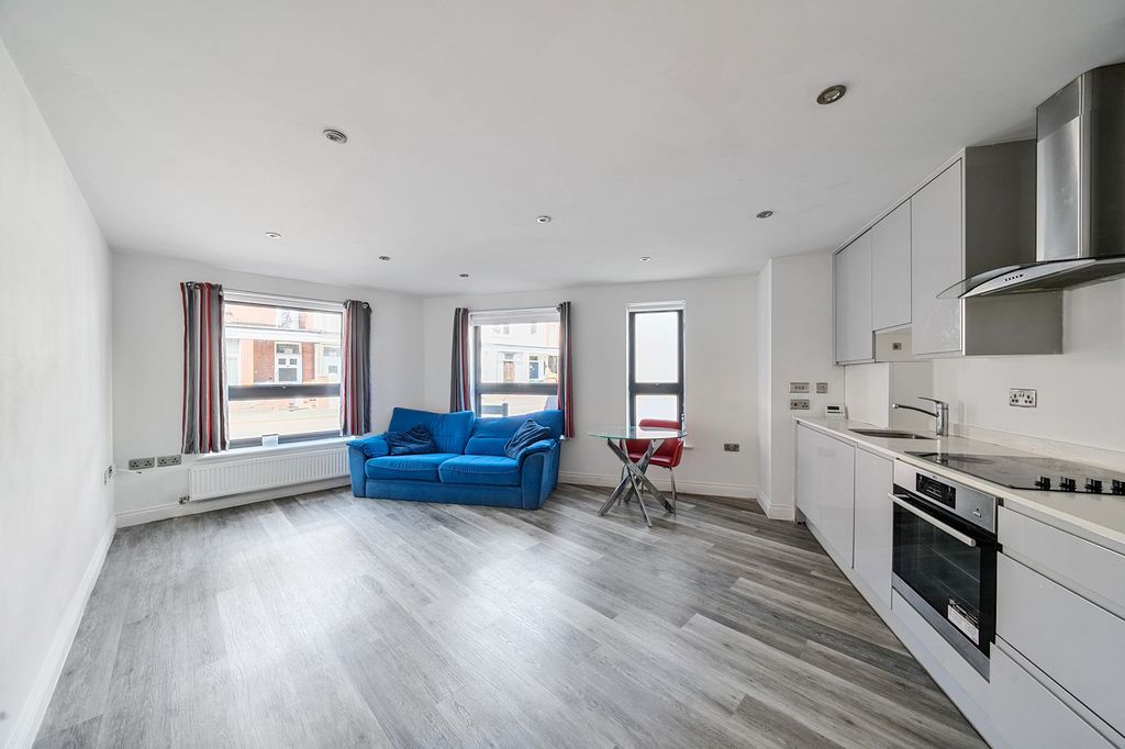 Property photo 2 of 14