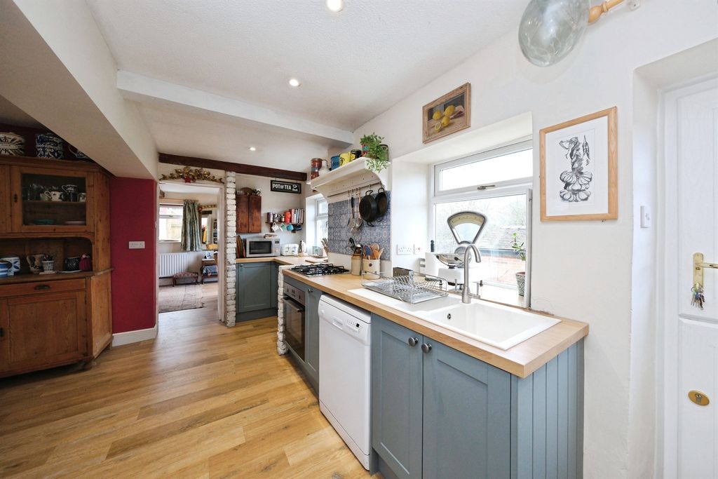 Property photo 3 of 17