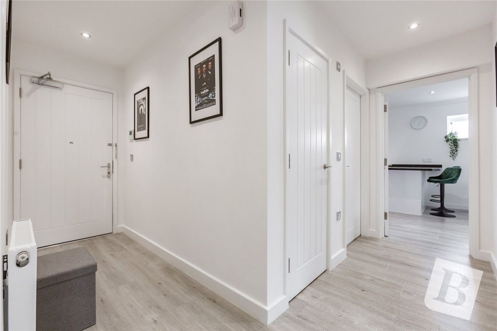 Property photo 2 of 13 Hallway