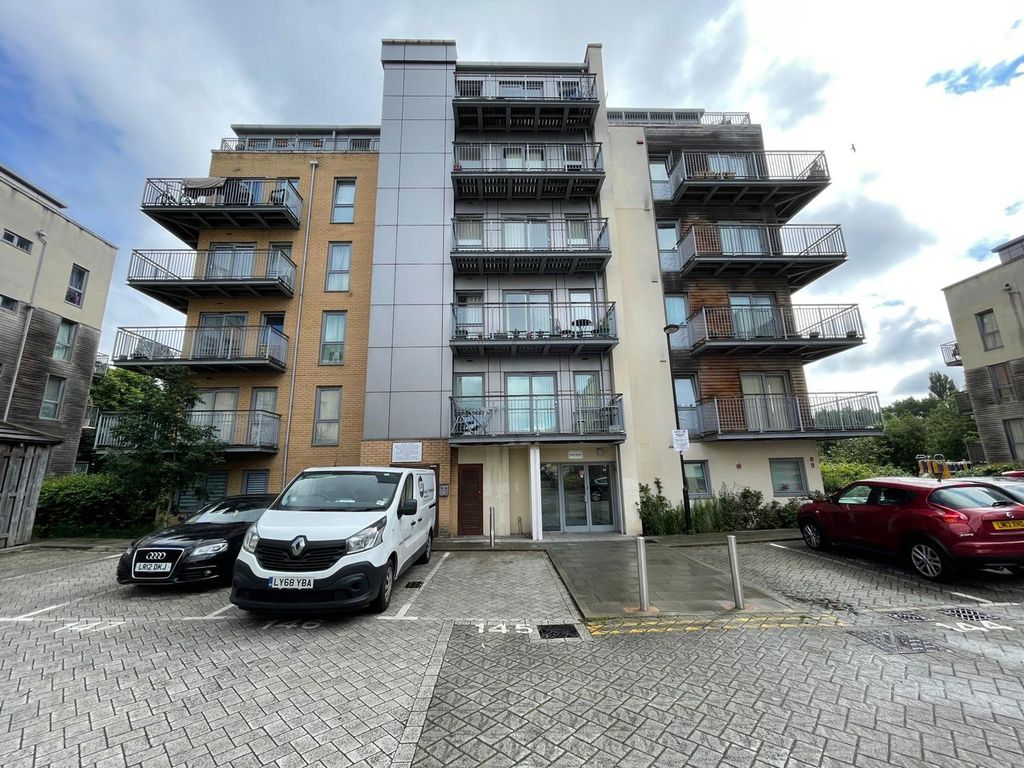 Property photo 1 of 7 Front