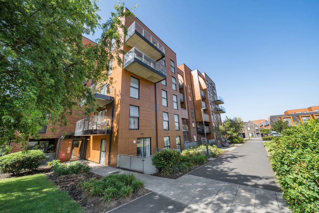 Property photo 1 of 18 1481670-3-6A3B997...