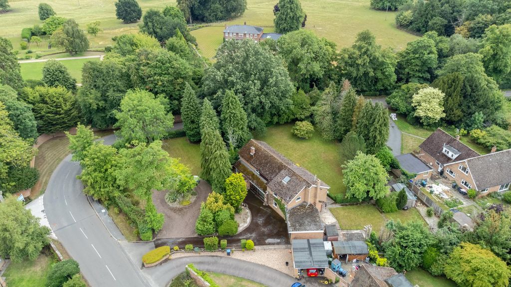 Property photo 2 of 31