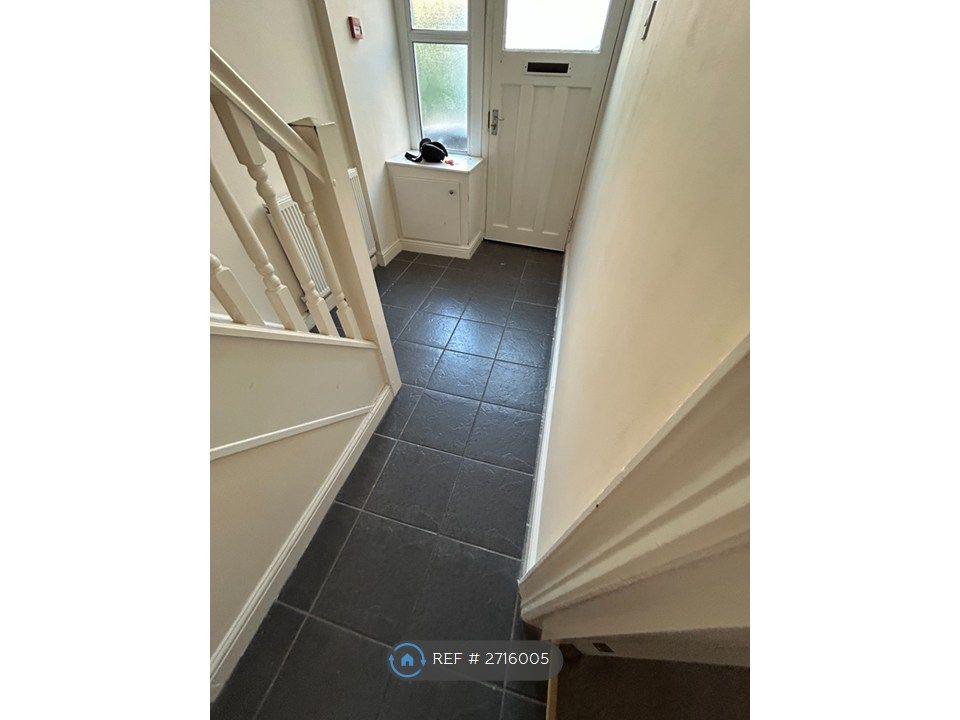 Property photo 2 of 12 Entrance