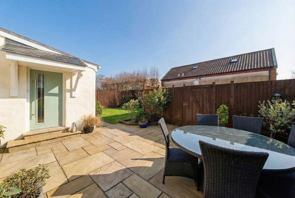 Property photo 2 of 45