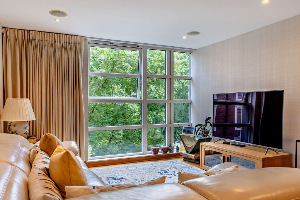 Property photo 2 of 19 Large Windows