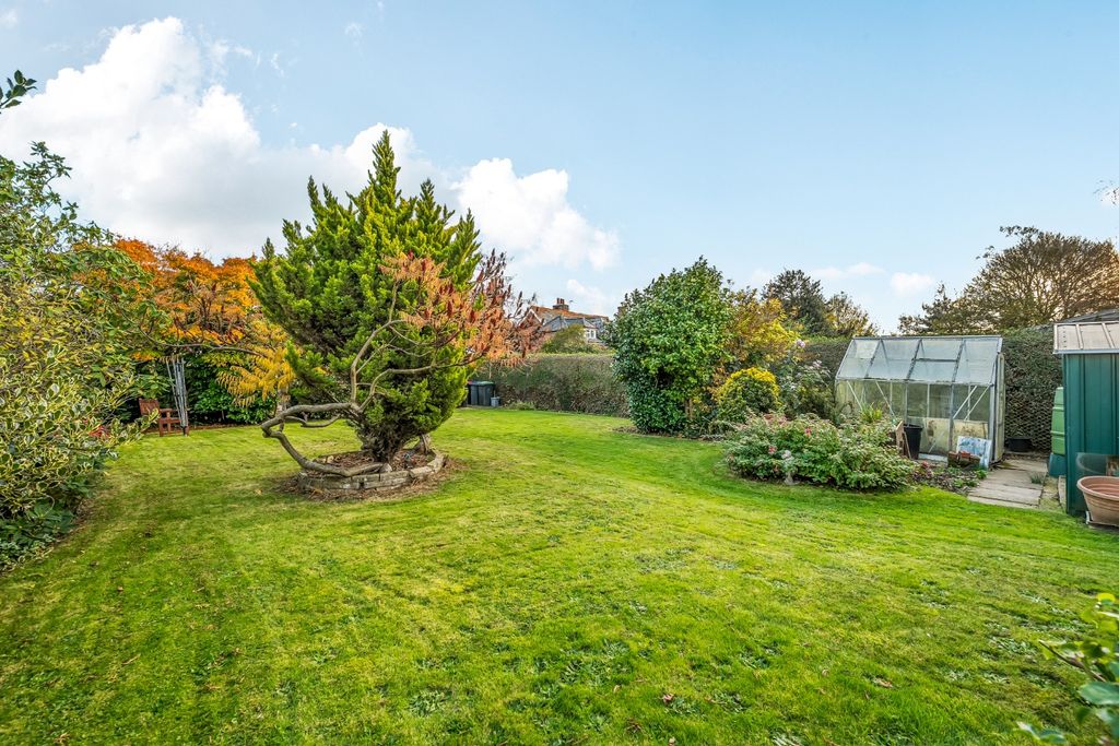 Property photo 2 of 24 4643912