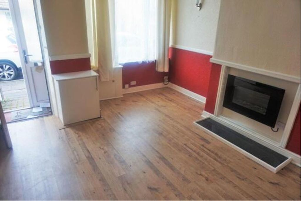 Property photo 2 of 23