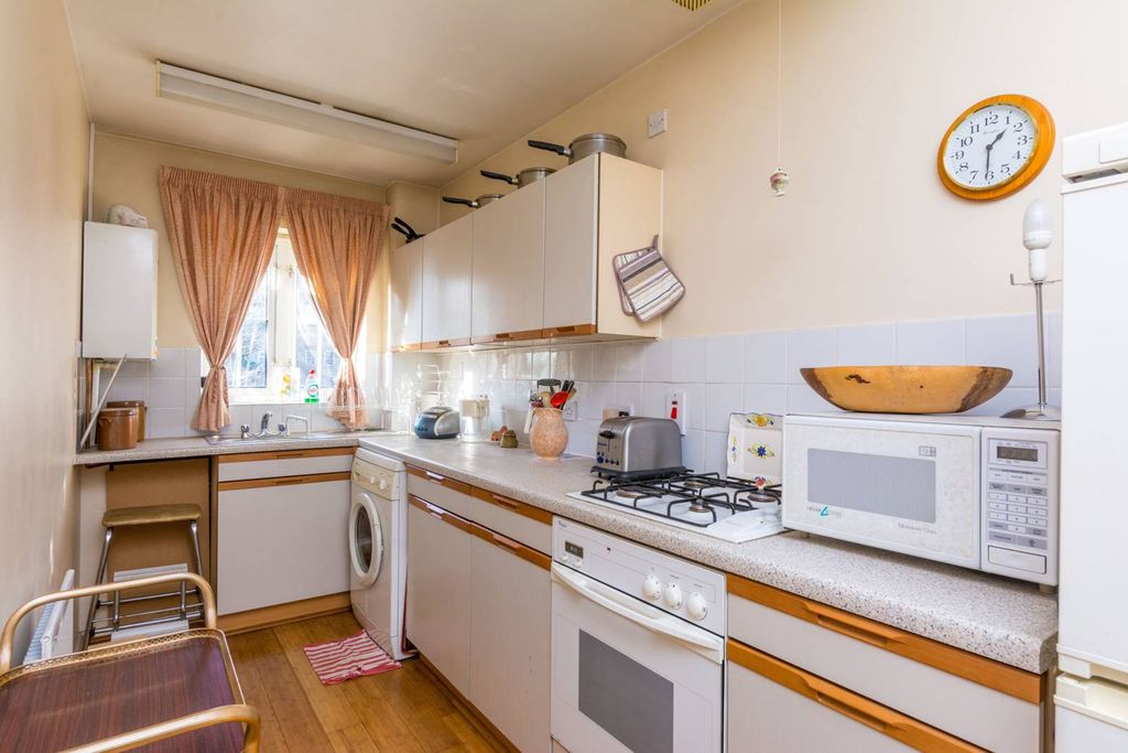 Property photo 1 of 5