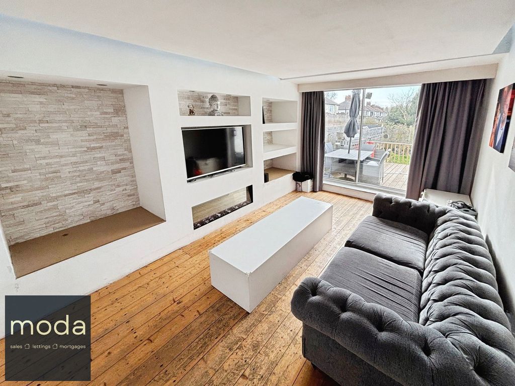 Property photo 3 of 20