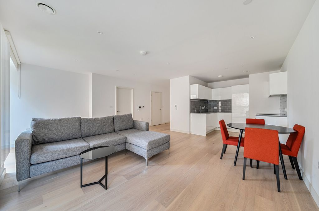 Property photo 1 of 26 1333878-13-6895dc...