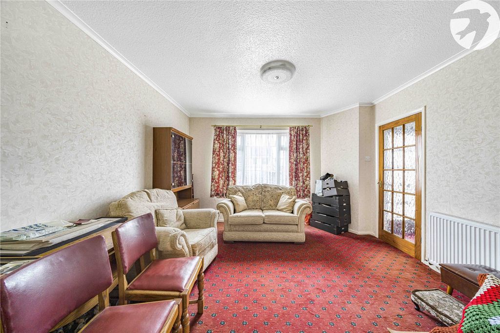 Property photo 2 of 22 Lounge/Dining