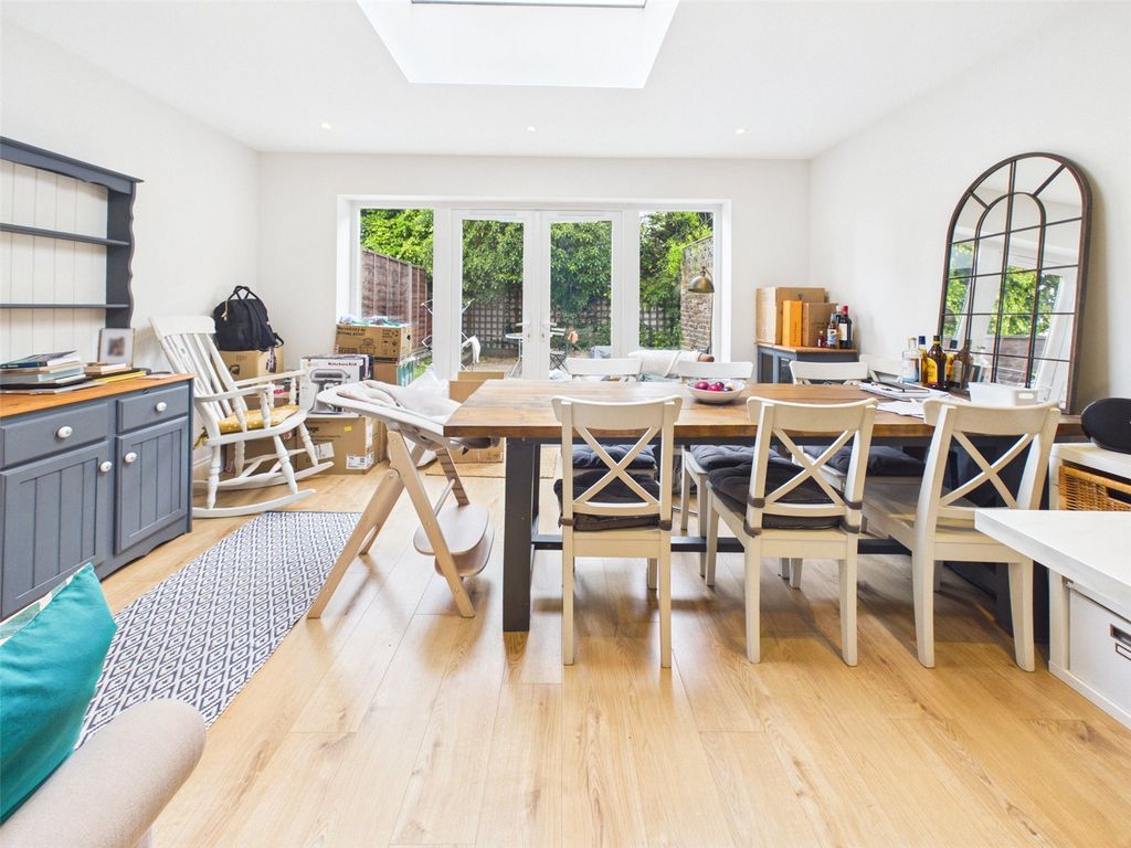 Property photo 2 of 11 Picture No. 14