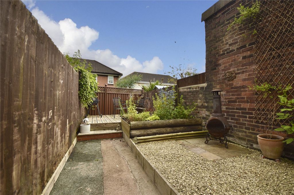 Property photo 2 of 18 Picture No. 16