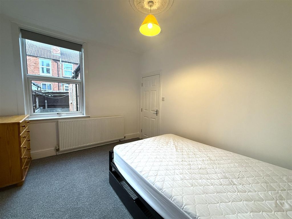 Property photo 3 of 19 Ground Floor Bedroom