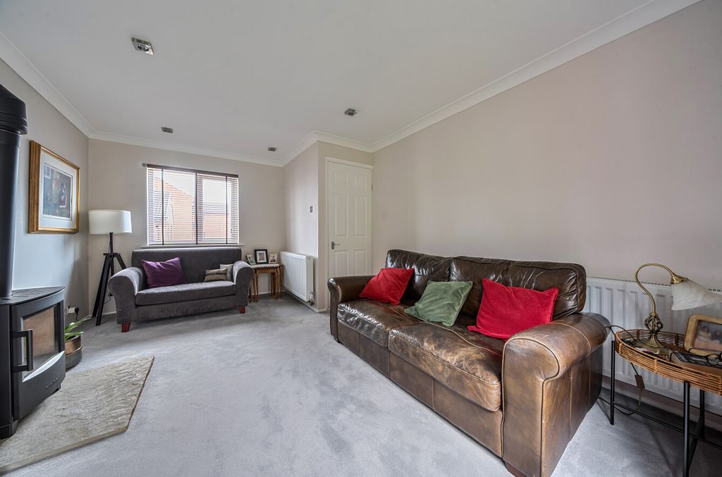 Property photo 2 of 11 1418732-3-699d785...