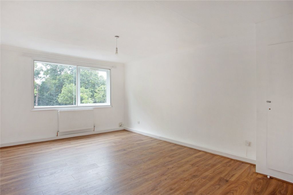 Property photo 3 of 7 76751_Brook-House-Lo